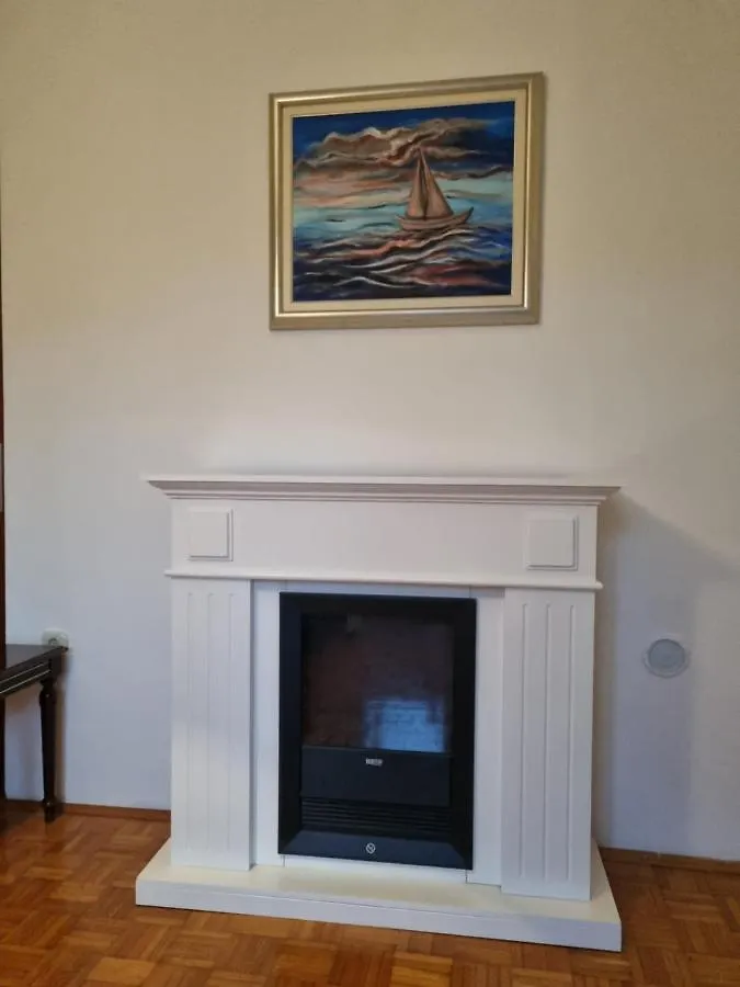 Apartman Roza Pula 0*,  Croatia
